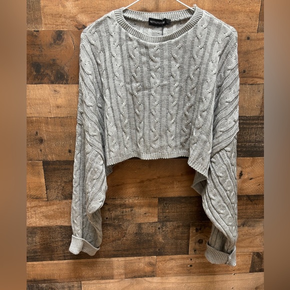 PRETTYLITTLETHING oversized cable knit cropped sweater.  Size: Small - Picture 1 of 3